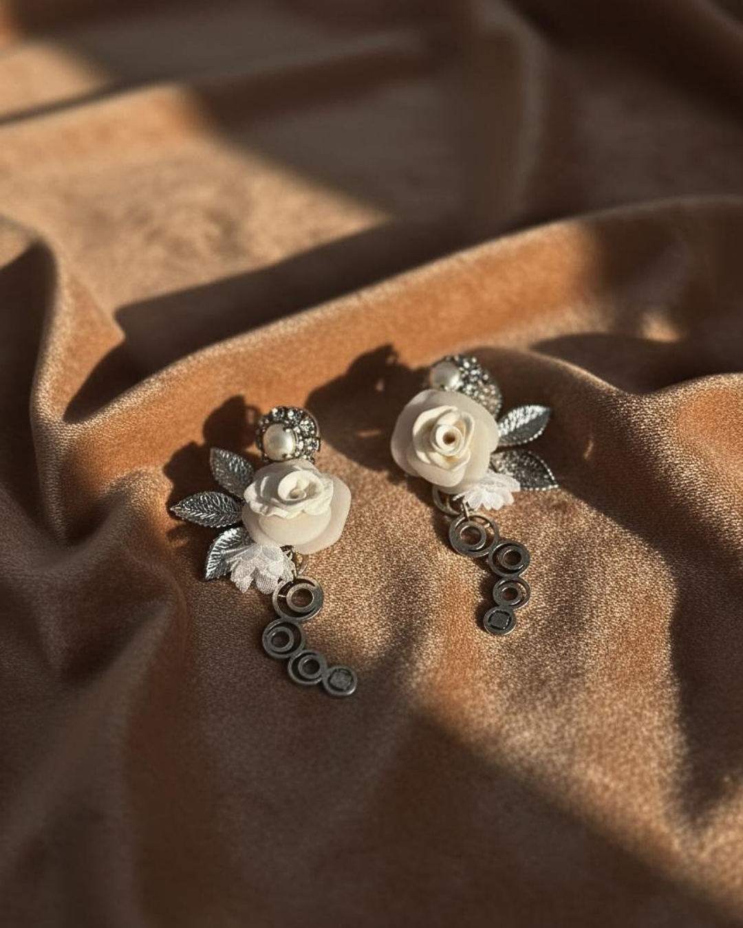 Orecchini White Rose