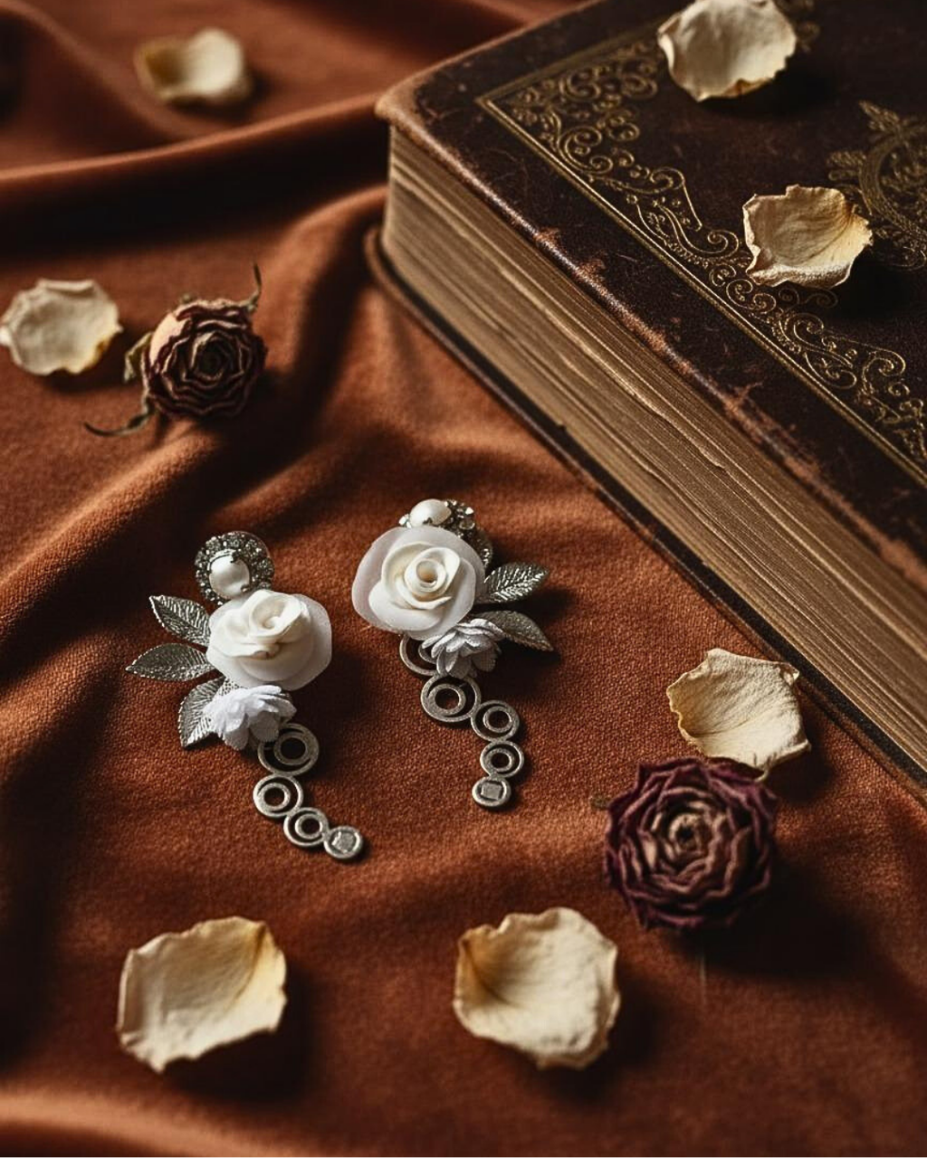 Orecchini White Rose